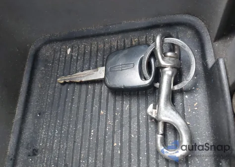 1998 Lincoln Navigator z USA, uszkodzony, nr VIN 5LMPU28L7WLJ17555